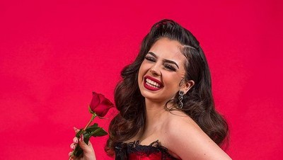 7 Foto Mantan Angkatan Udara Viral, Kini Jadi Bartender Berbikini