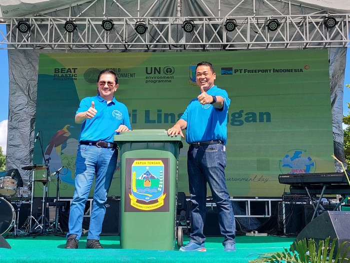 Freeport Tebar 500 Tempat Sampah