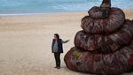 Hiii.. Ada Tinja Raksasa di Pantai Sydney