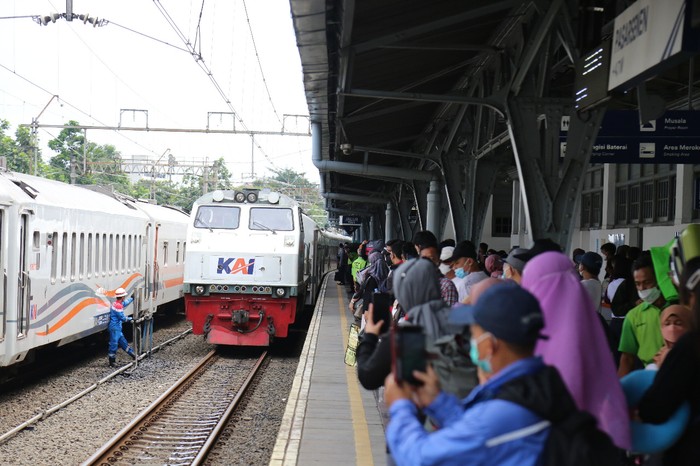 Ilustrasi kereta api