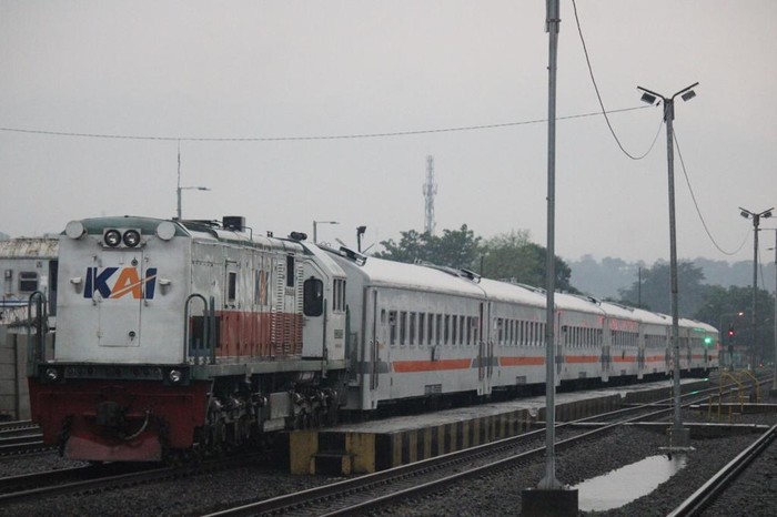 Ilustrasi kereta api