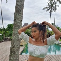 Inge mengaku ingin tinggal di tempat yang tidak jauh dari kedua anaknya. Kos-kosan dipilihnya karena harganya yang jauh lebih murah dari apartemen. Ia mengikhlaskan anak-anak ikut dengan Ari Wibowo.Foto: dok. Instagram/@inge_anugrah