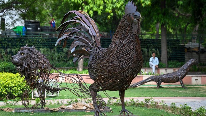 NEW DELHI, INDIA  JUNE 4: Birds and animals made from scrap metal seen placed inside a park ahead of the preparations for G20 Summit at Chanakyapuri, on June 4, 2023 in New Delhi, India. To be developed on the theme of 