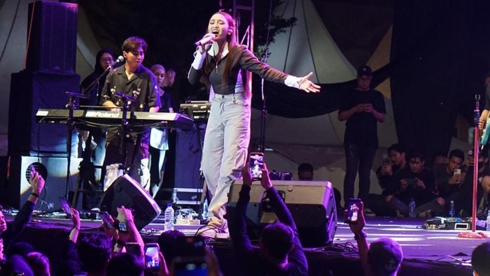 Konser Mahalini di Bone, Sulsel.