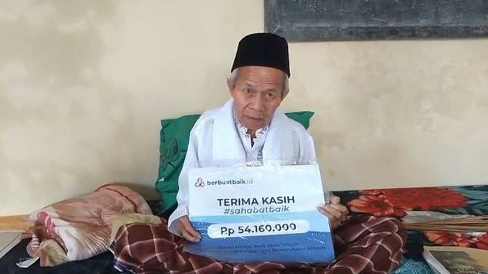 Berkat donasi sahabat baik, madrasah Abah Tahyun, pendakwah stroke di Tasikmalaya, sudah direnovasi. Kini, anak-anak didik Abah semakin betah mengaji.