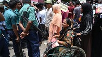 Para aparat kepolisianpun ikut serta mengamankan aksi tersebut.