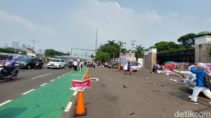 Massa unjuk rasa depan Gedung DPR bubar (Rumondang Naibaho/detikcom)