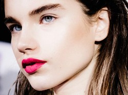 8 Foto Meghan Roche, Model yang Dikabarkan Bermalam dengan Leonardo DiCaprio