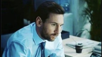 Usai resmi berpisah dengan PSG, Messi kini banyak dikaitkan dengan klub sepakbola lainnya. Foto: Twitter