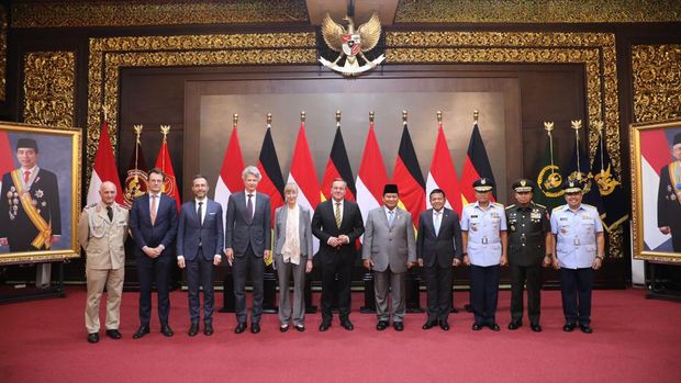 Menhan Prabowo Subianto menerima kunjungan Menhan Jerman Boris Pistorius. (Dok. Kemhan)