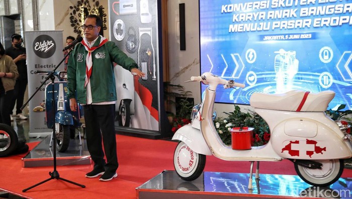 Menhub Dukung Skuter Listrik Konversi di Indonesia Menhub Dukung Skuter Listrik Konversi di Indonesia