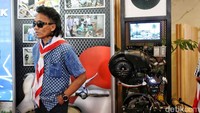 Elders Garage yang bermarkas di Gedung Smesco Indonesia, kini tak lagi menerima motor-motor berbahan bakar bensin, kecuali Vespa klasik.