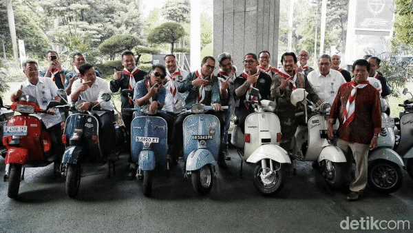 Menhub Dukung Skuter Listrik Konversi di Indonesia