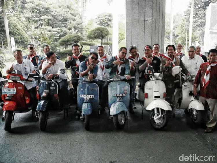 Menhub Dukung Skuter Listrik Konversi di Indonesia