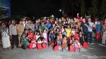 Momen Mensos Risma Blusukan Kirim Bantuan ke Papua