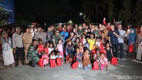 Risma menutup blusukannya ke Papua itu dengan mengunjungi Kabupaten Biak Numfor.