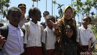 Risma juga mensosialisasikan program pemberdayaan sosial.