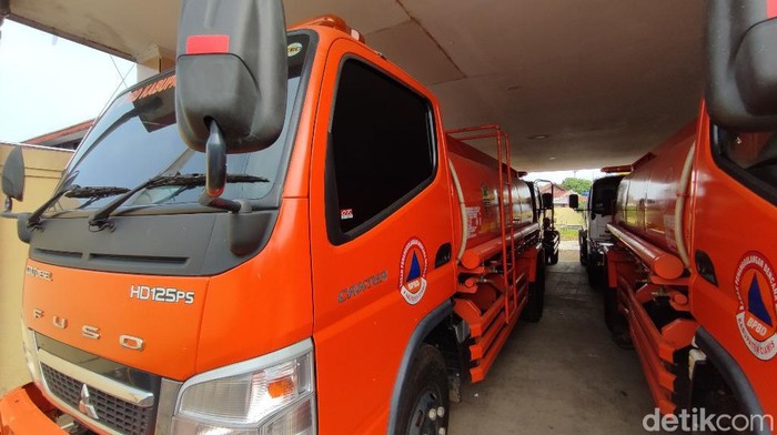 Mobil Tangki Air BPBD Ciamis disiagakan mengatasi kekeringan