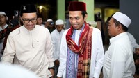 Dalam kesempatan ini juga, menurut UAS sebagai seorang muslim itu akan lebih indah jika penampilan dalam kesehariannya baik di dalam rumah atau di luar rumah itu dalam kondisi rapih dan bersih. Ia juga menekankan kepada para jemaah untuk mensingkronkan antara pakaian yang digunakan dengan sikap yang ditampilkan. Jika sudah berpakaian baik, maka perilakunya juga harus baik.