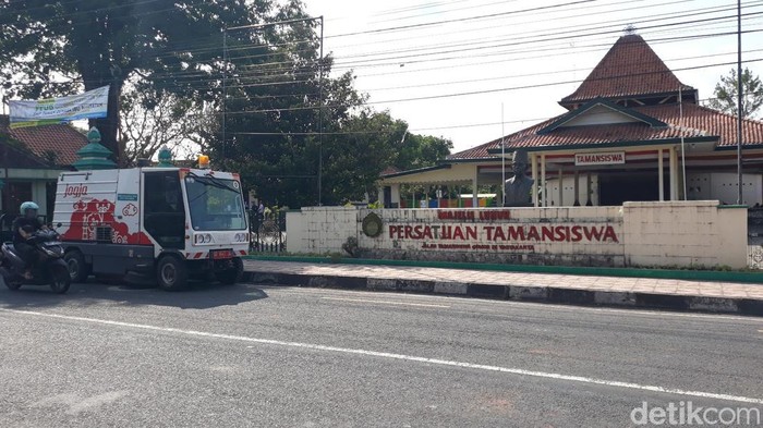 Museum Taman Siswa Dewantara Kirti Griya di kompleks pendopo Taman Siswa di Jalan Taman Siswa, Jogja, Senin (5/6/2023). Museum ini terdampak tawuran massa pada Minggu (4/6) malam.