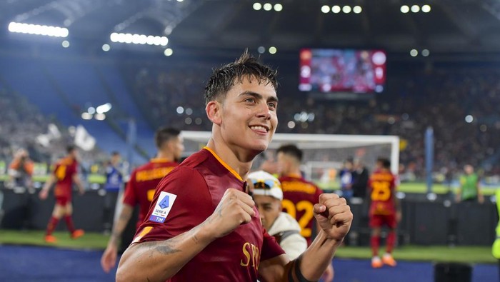 ROME, ITALY - JUNE 04: Paulo Dybala of AS Roma celebrates after scored the second goal for his team during the Serie A match between AS Roma and Spezia Calcio at Stadio Olimpico on June 04, 2023 in Rome, Italy. (Photo by Fabio Rossi/AS Roma via Getty Images)