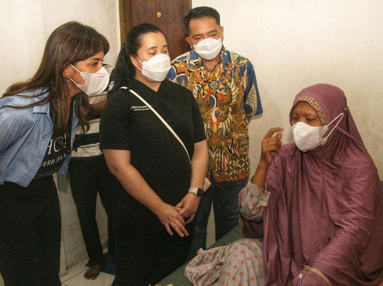 Penyaluran Bantuan untuk Penyintas Kanker