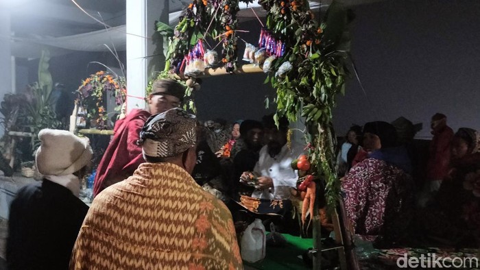 Perayaan Yadnya Kasada masyarakat Suku Tengger di Bromo.