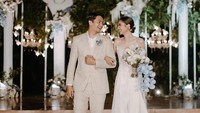 Mikha Tambayong menikah dengan Deva Mahenra di Bali pada 28 Januari 2023. Foto: Instagram @miktambayong