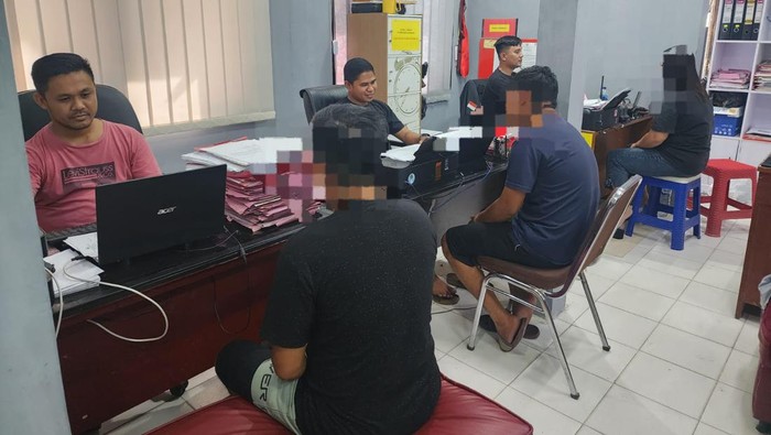 Polisi menangkap 3 pelaku kasus penggelapan dan jaminan fudusia.