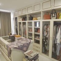 Maia sempat menanyakan alasan Venna menjual rumah tersebut. “Ya soalnya kegedean, ternyata Athalla mau beli rumah, pas aku sendirian juga,” ungkapnya. Ia berencana melepas rumah tersebut Rp 20 miliar lengkap dengan isinya. (Foto: YouTube/Maia Aleldul TV)