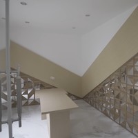 Sebuah ruang didedikasikan khusus sebagai studio podcast. “Cuma belum ada mikrofonnya,” kata Venna. (Foto: YouTube/Maia Aleldul TV)