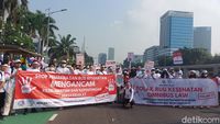 Nakes Dari Aceh-Papua Demo Di DPR: Setop Pembahasan RUU Kesehatan!