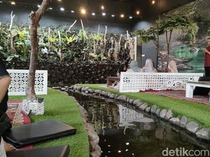 Sensasi Makan Enak di Tengah Hutan Garut