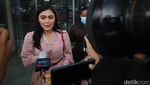 Senyum Manohara Usai Diperiksa KPK Terkait Kasus Ricky Pagawak