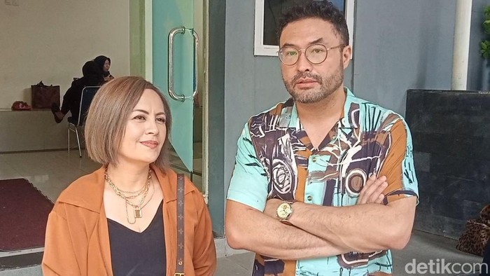 Surya Saputra dan Cynthia Lamusu.