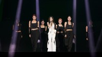 Taeyeon menampilkan lagu-lagu hitsnya seperti I, Four Seasons, Spark, hingga Weekend. Tentu saja lagu Fine tak ketinggalan dibawakan olehnya. (Foto: dok. SM Entertainment)