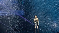 Tak seperti kebanyakan konser boyband dan girlband K-Pop dari SM Entertainment, konser Taeyeon ini jadi mewah karena iringan live band. (Foto: dok. SM Entertainment)  