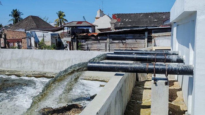 Tanggul dan rumah pompa air untuk mengatasi banjir rob di Medan Belawan (Dok. Pemkot Medan)