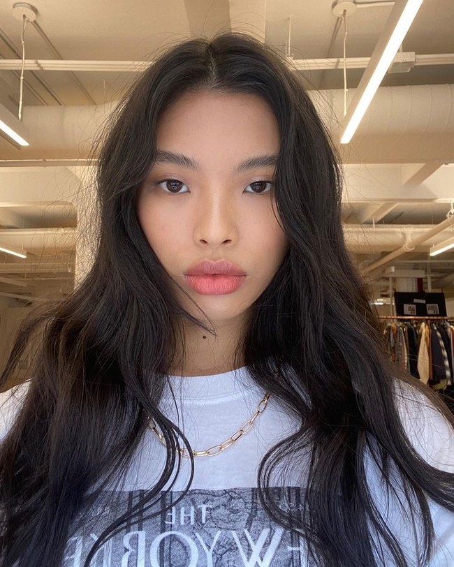 Thet Thinn yang dipanggil Beauty diketahui berasal dari Myanmar. Di Instagram, Jared Leto sendiri pernah mempersembahkan postingan mengenai sang model dan asal negaranya. Foto: Instagram Thet Thinn