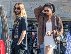 Sosok Model Myanmar yang Disebut Pacar Baru Jared Leto, Lebih Muda 24 Tahun