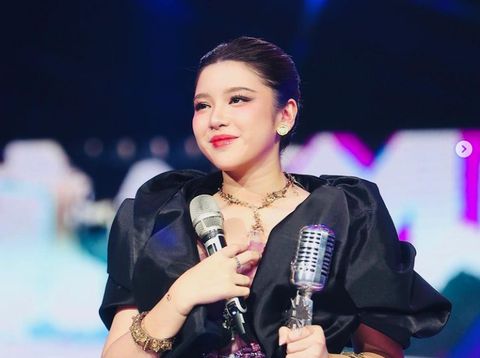 Tiara Andini tengah mencuri perhatian di YouTube. Lagunya yang berjudul Tega tengah memuncaki jajaran trending YouTube Music.
