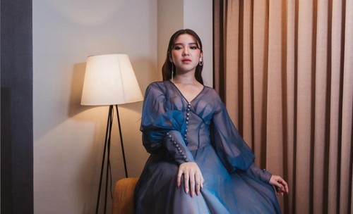 Tiara Andini tengah mencuri perhatian di YouTube. Lagunya yang berjudul Tega tengah memuncaki jajaran trending YouTube Music.