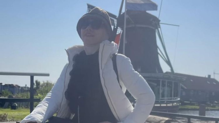 Venna Melinda Liburan ke Eropa