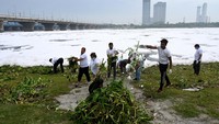 Yamuna sepanjang 1.376 kilometer adalah salah satu sungai paling suci bagi umat Hindu. Hanya saja sungai itu juga termasuk yang paling tercemar di dunia.  