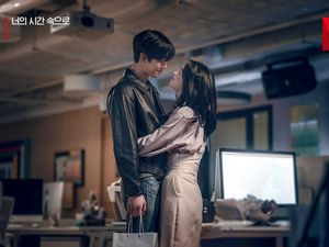 Ahn Hyo Seop Tatap Mesra Jeon Yeo Bin di A Time Called You, Bikin Fans Baper