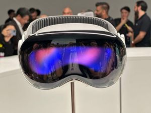 Mengenal Kombinasi Chipset M2 dan R1 di Apple Vision Pro