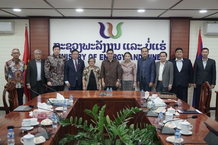 Arsjad Rasjid di Laos