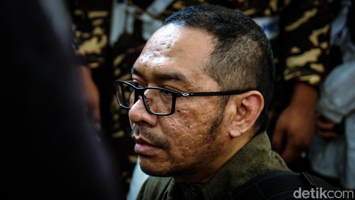 Ayah David Ozora, Jonathan Latumahina, menghadiri sidang perdana Mario Dandy Satriyo di PN Jakarta Selatan, Selasa (6/6/2023). Jonathan duduk di kursi pengunjung sidang.