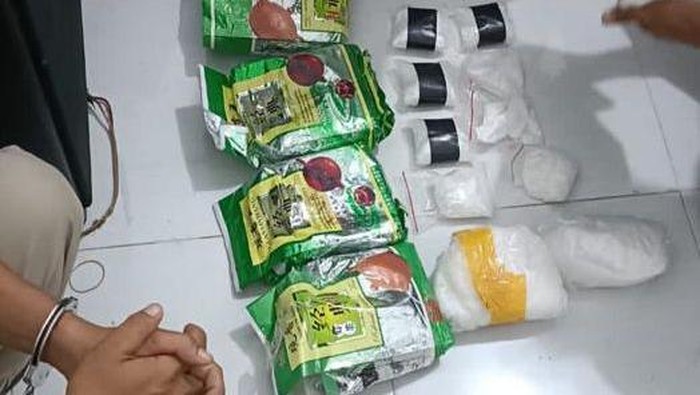 Barang bukti narkoba dari Kades Toni