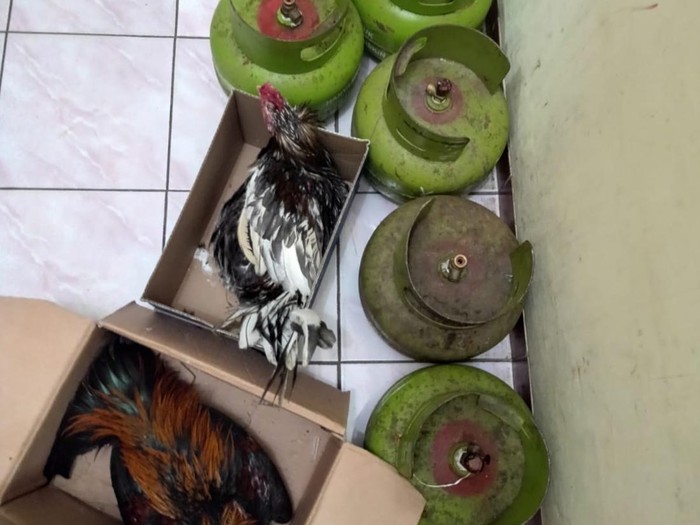 Barang bukti pencurian warung mi ayam oleh bapak dan anak di Wonogiri, Jawa Tengah. Diunggah Selasa (6/6/2023).